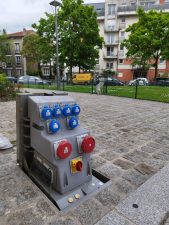 Photo d'une borne Escaflux 69.0 de" distribution d'énergie installée au Bourget